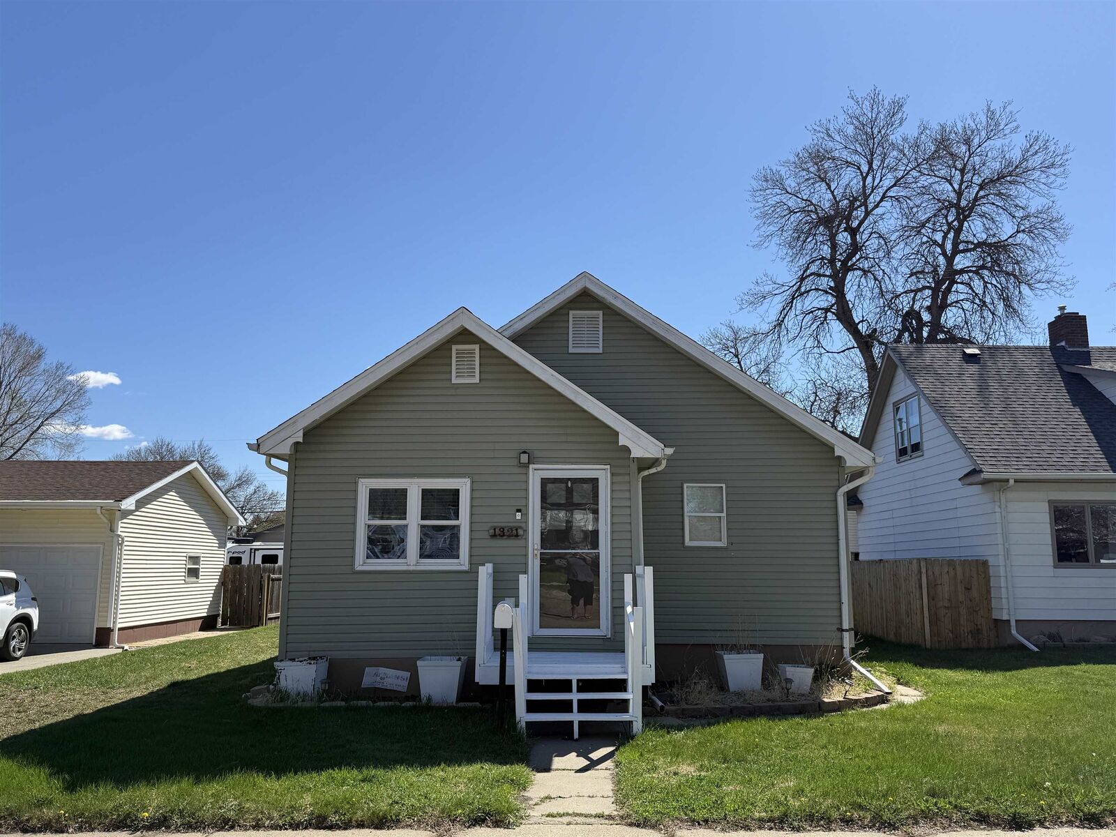 Property Photo:  1321 S Main St  ND 58701 