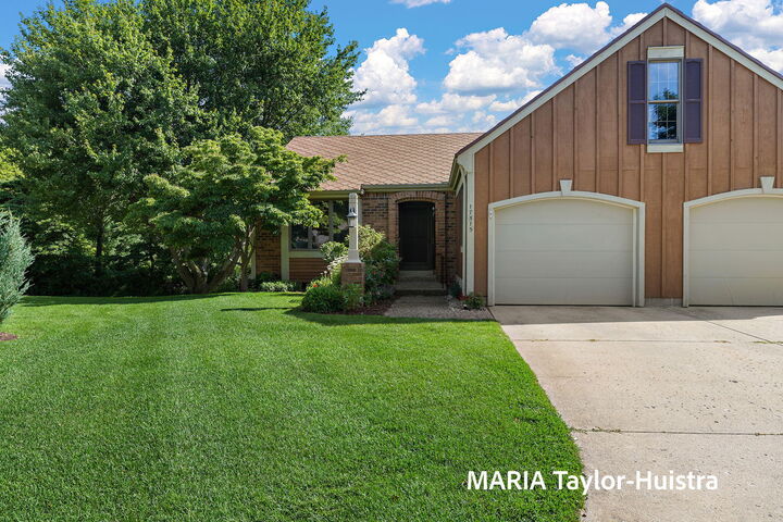 Property Photo:  17515 Meadow Wood Road  MI 49456 