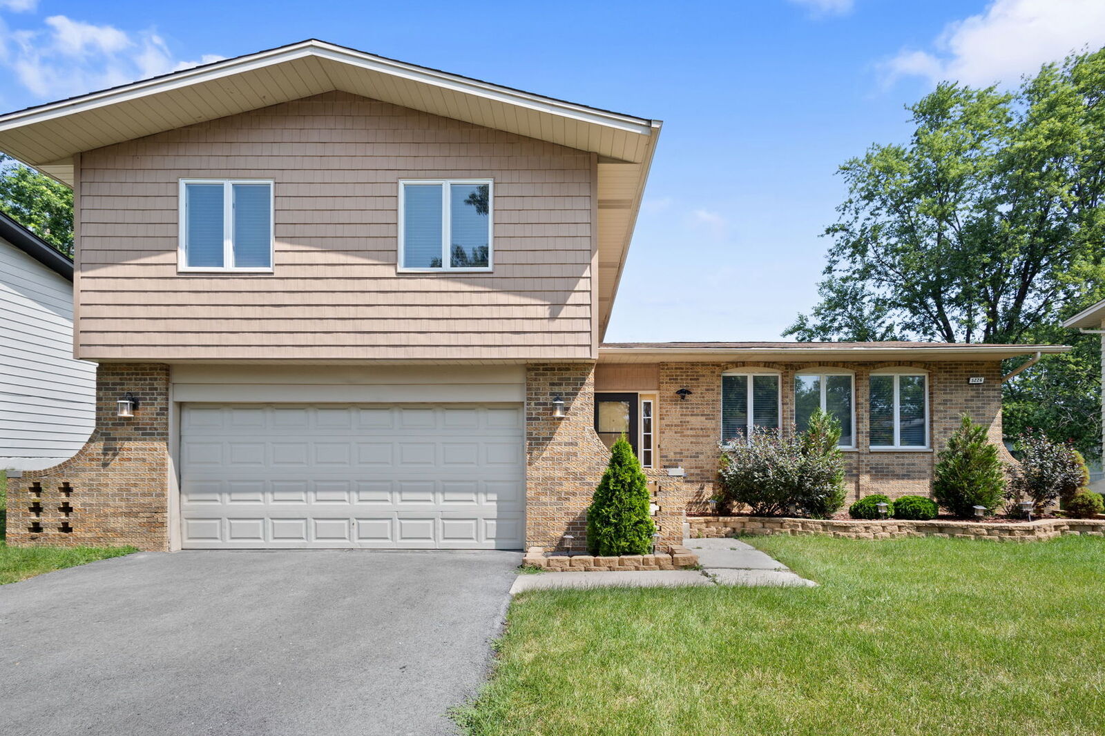 Property Photo:  5226 Riverside Drive  IL 60471 