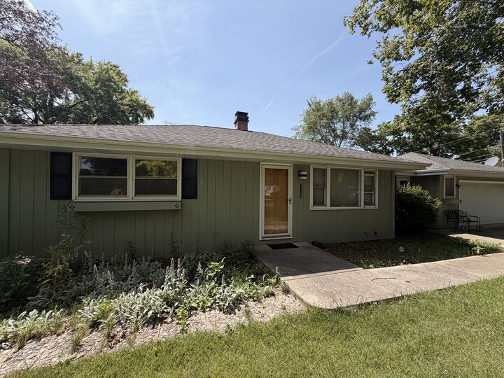 Property Photo:  37360 N Hillside Drive  IL 60046 