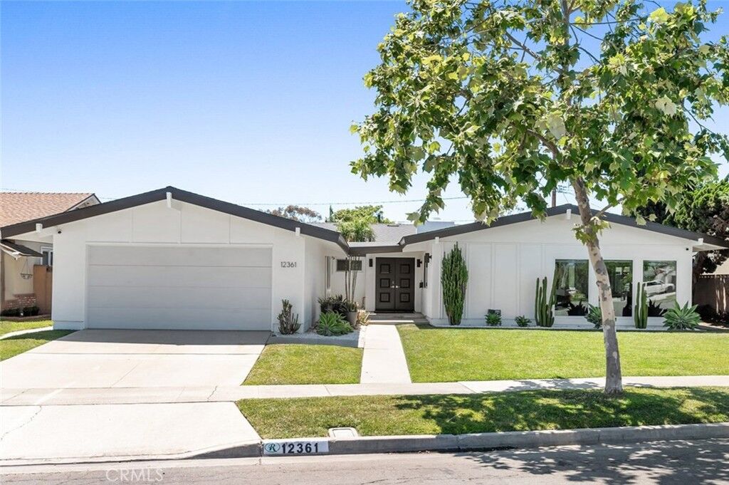 Property Photo: 12361 Wembley Road CA 90720