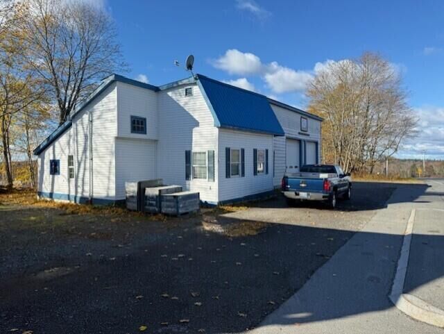 Property Photo:  2 Atlantic Highway  ME 04861 