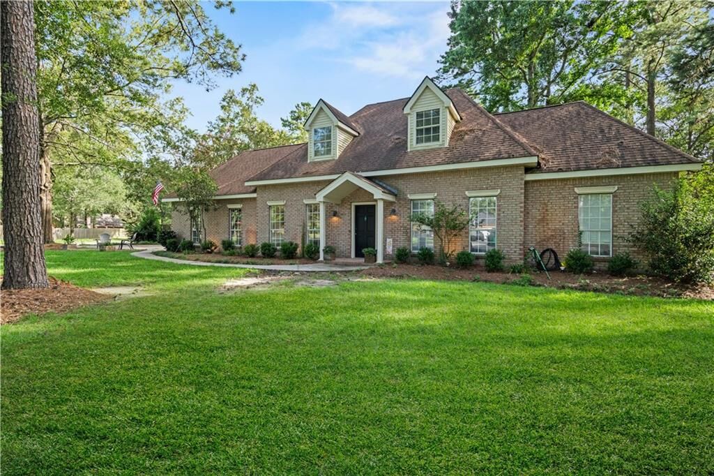Property Photo: 202 Kipling Lane LA 70448