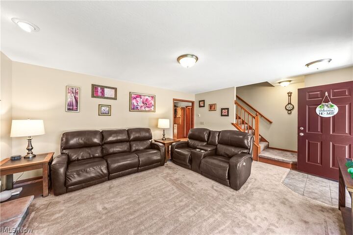 Property Photo: 4021 Timber Run OH 44266