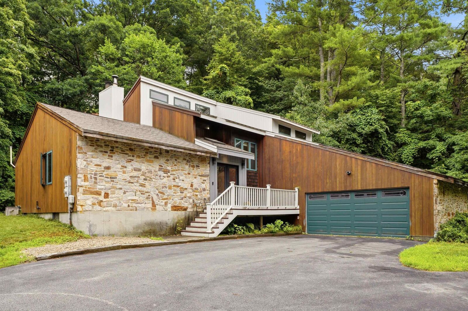 Property Photo: 17 Spring Hill Road NH 03057