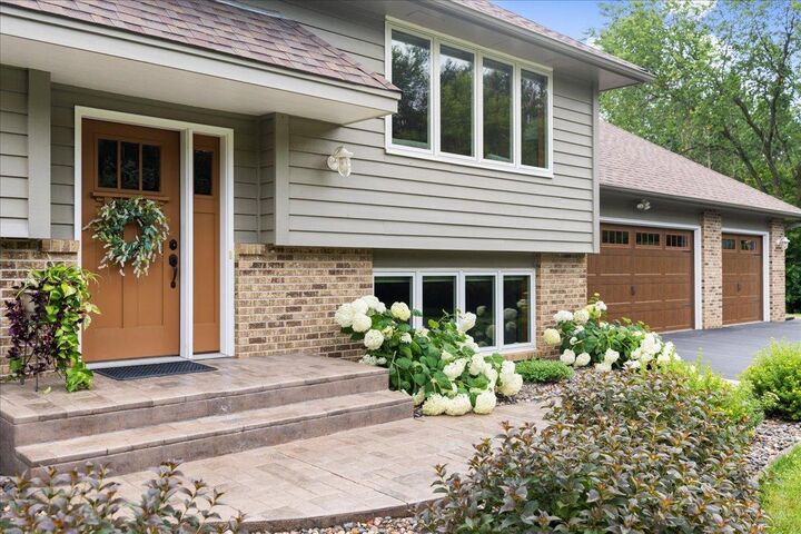 Property Photo:  16585 Pebblebrook Court  MN 55372 