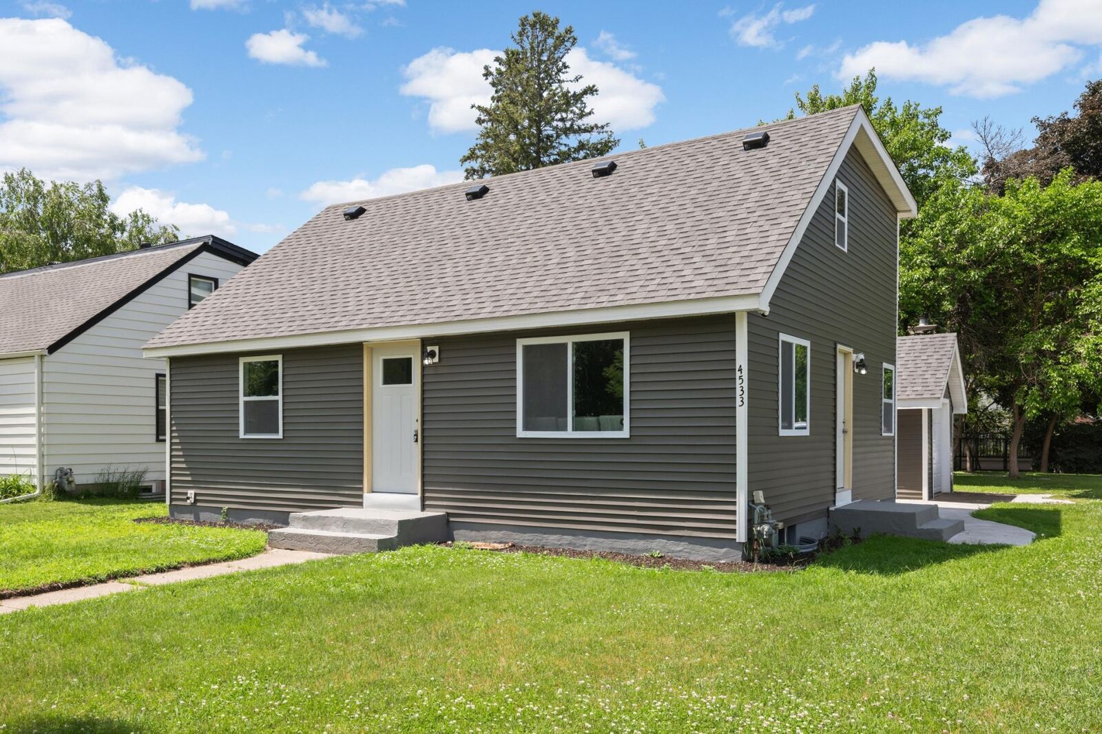 Property Photo:  4533 Welcome Avenue N  MN 55422 