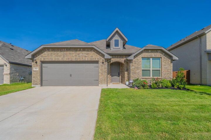 Property Photo:  5925 Lovills Creek Street  TX 76179 