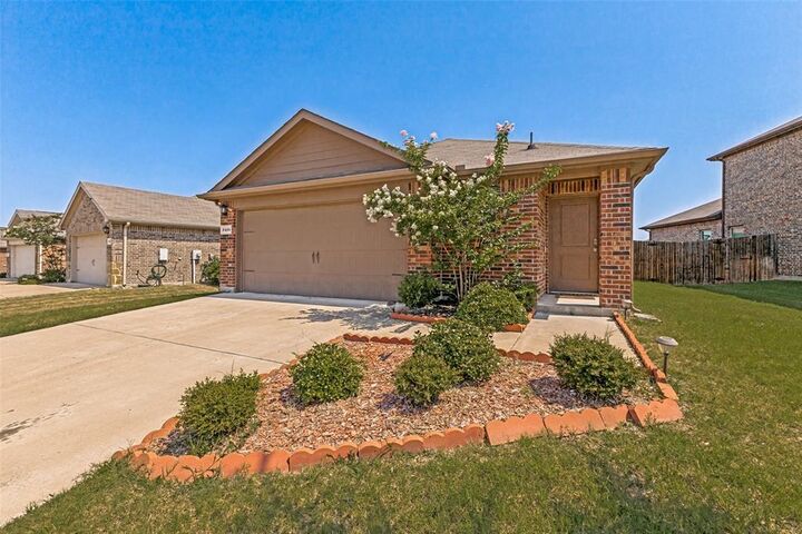 Property Photo: 2425 Russell Street TX 75114