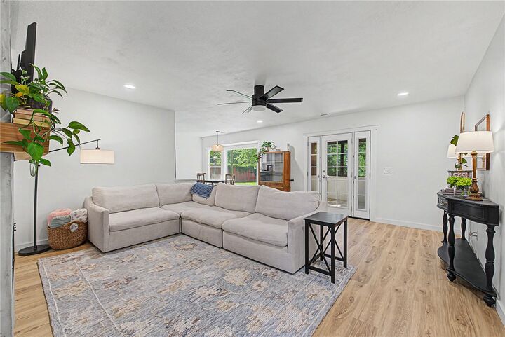Property Photo:  2222 W Perry Road  AR 72758 