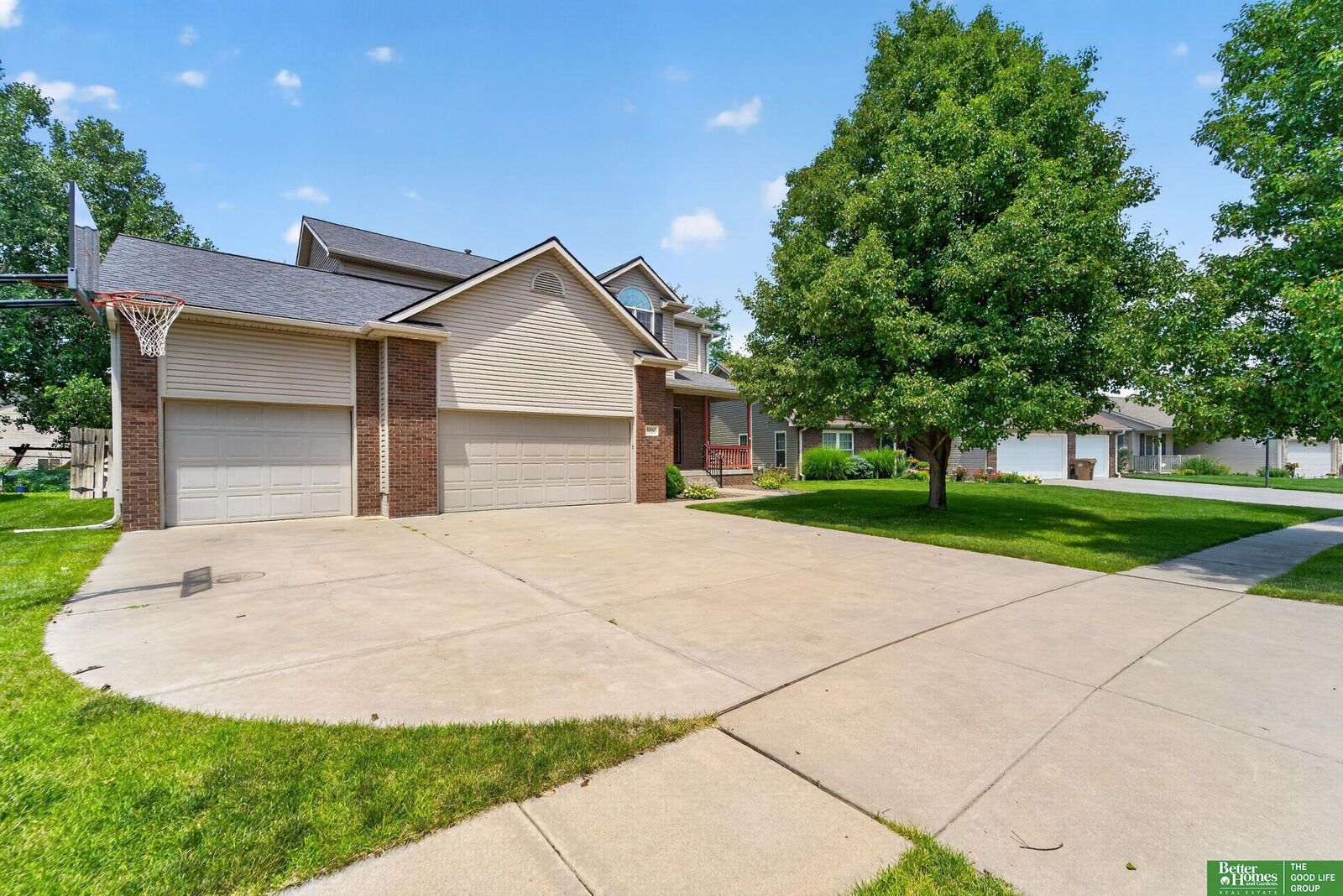 Property Photo: 5840 Clear Creek Drive NE 68516