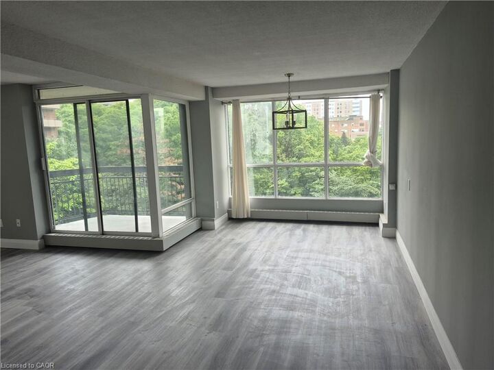 Property Photo:  150 Charlton Avenue E 708  ON L8N 3X3 