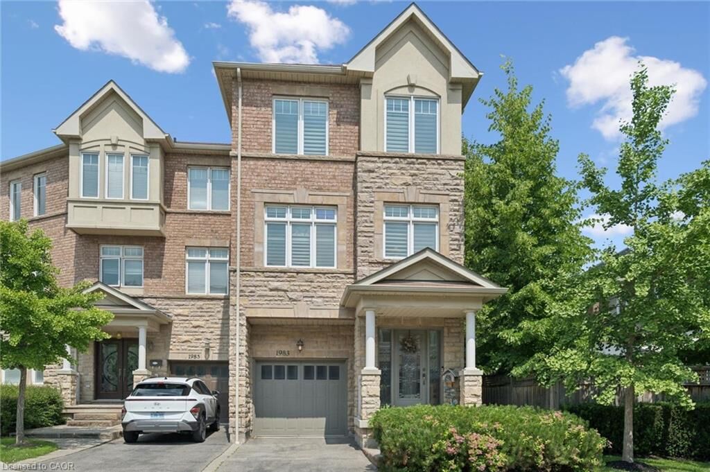 Property Photo:  1983 Rackus Crescent  ON L5J 0A6 