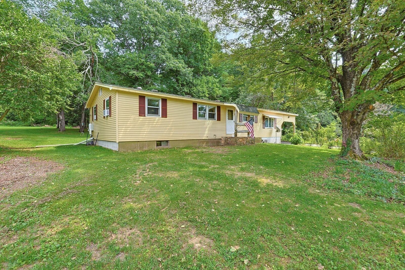 Property Photo: 1075 West Brookfield Road MA 01531