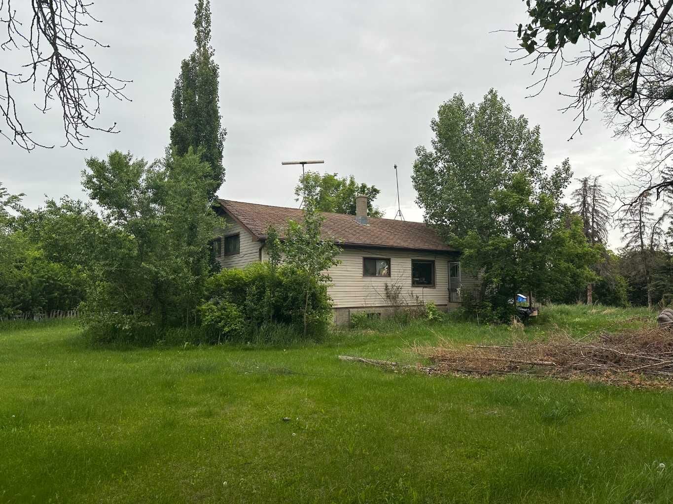 Property Photo: 27380 Township Road 373 20 AB T4E 1P2