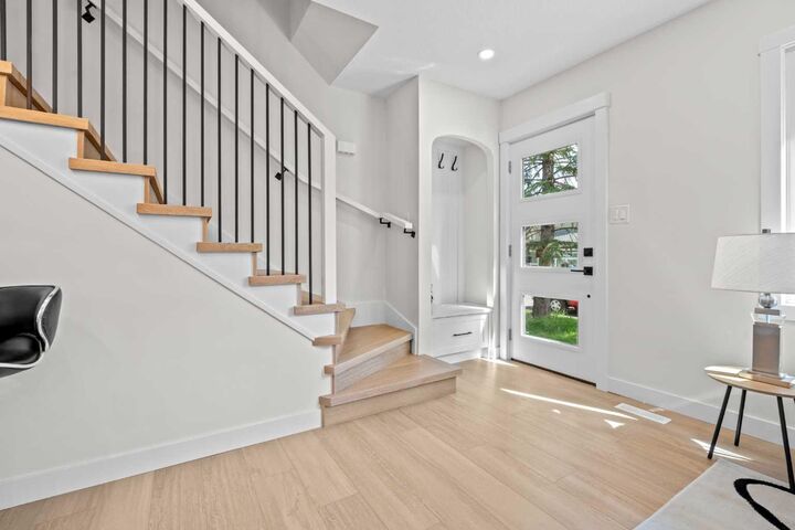 Property Photo: 3020 15 Avenue SW AB T3C 0Y6