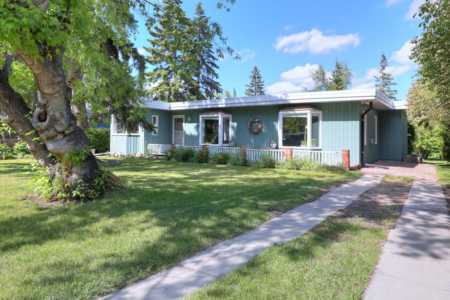 Property Photo: 8908 33 Avenue NW AB T3B 1M6