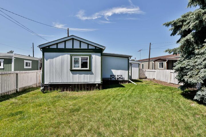 Property Photo: 431 3 Street N AB T0L 2B0