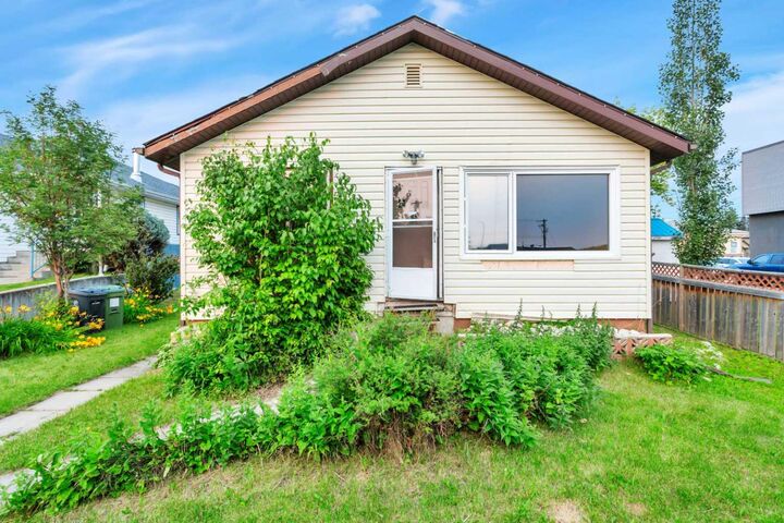 Property Photo: 4715 48 Street AB T4T 1C3