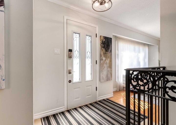 Property Photo:  425 Woodland Crescent SE  AB T2J 1J7 
