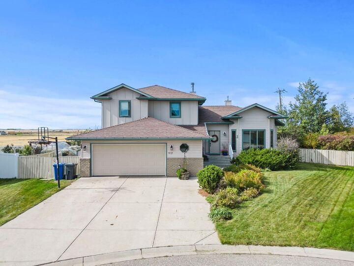 Property Photo:  412 Harrison Court  AB T0M 0S0 