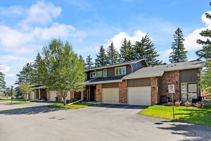 Property Photo: 10001 Brookpark Boulevard SW 12 AB T2W 3E3