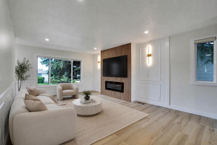 Property Photo:  1903 62 Street NE  AB T1Y 1N3 