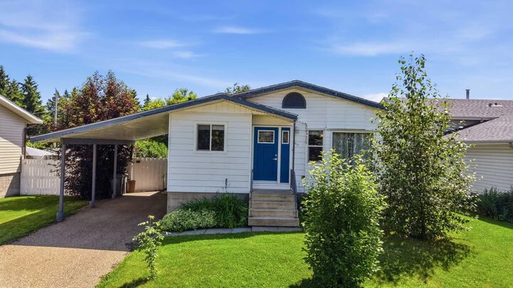 5017 61 Avenue Close — photo 1