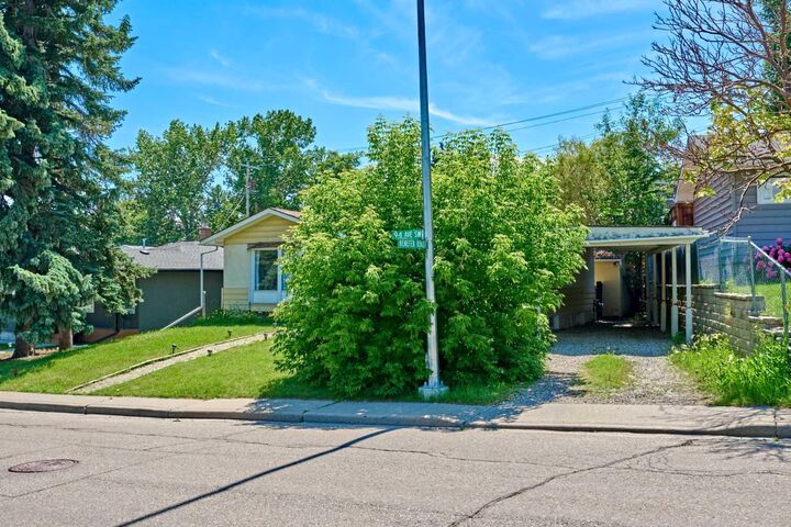 Property Photo: 627 94 Avenue SW AB T2V 0X8