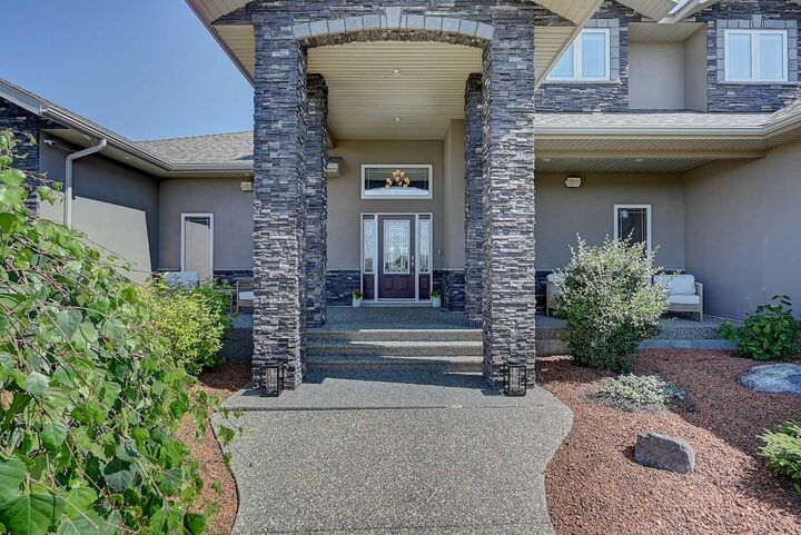 Property Photo:  1130 Redlow Drive  AB T0H 0C0 