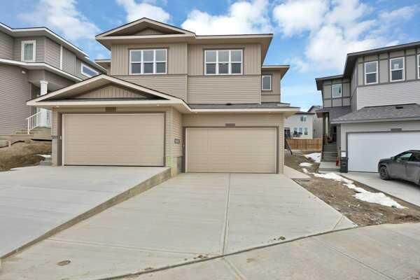 Property Photo:  82 Heritage Circle  AB T4C 3G9 