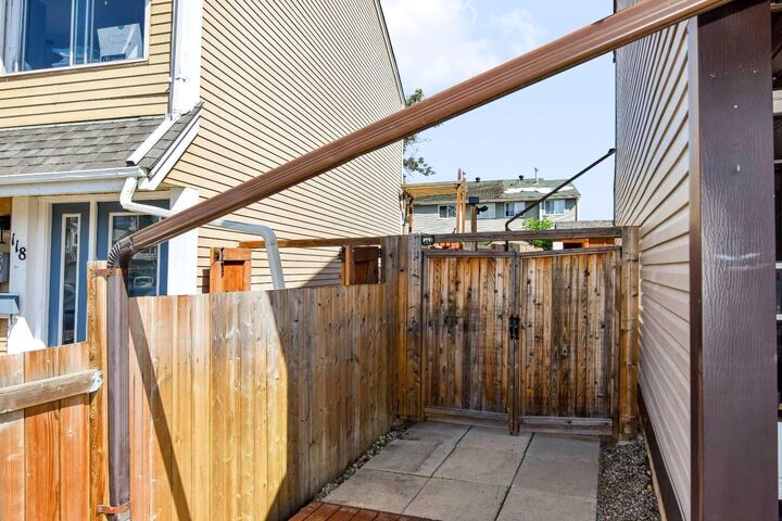 Property Photo: 116 Williscroft Place AB T9H 4P7