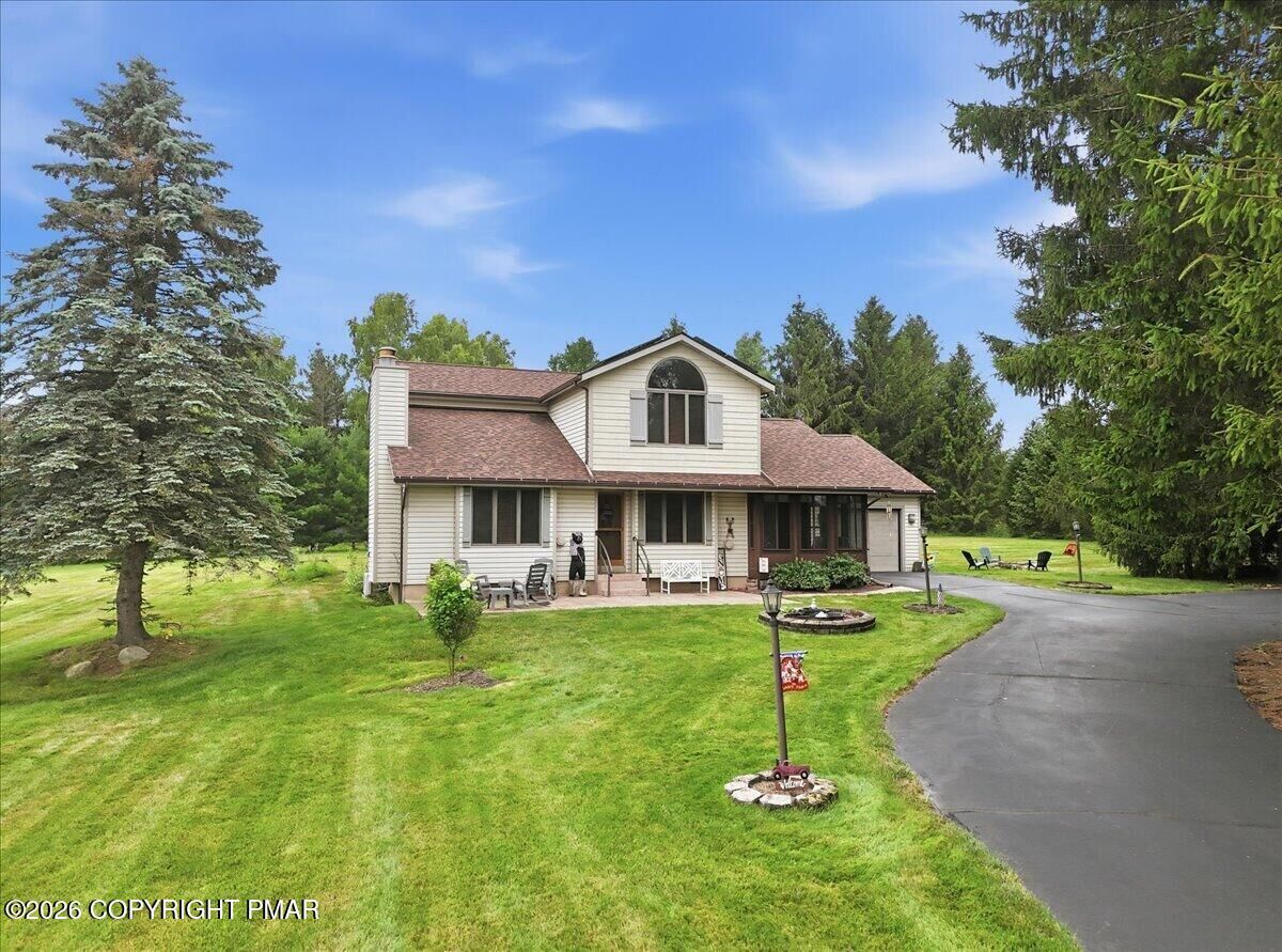 Property Photo:  303 Sir Bradford Road  PA 18347 
