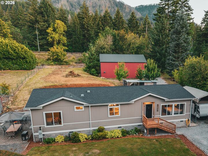 Property Photo:  840 SE Mountain View Dr  OR 97014 
