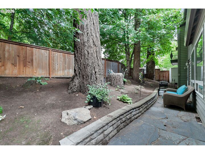 Property Photo: 2613 Beacon Hill Dr OR 97068