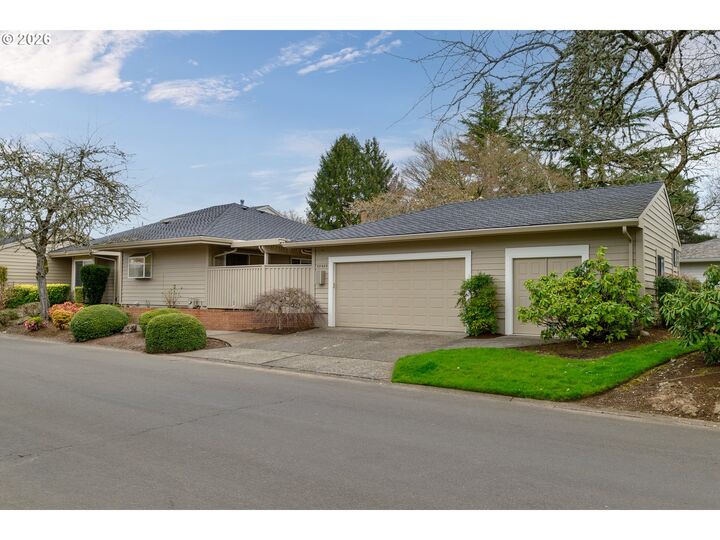 Property Photo:  32400 SW Arbor Lake Dr  OR 97070 
