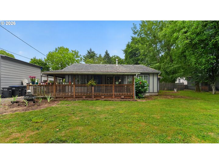 Property Photo:  666 SW Ferry Ave  OR 97380 