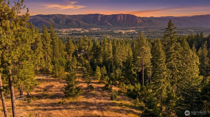 Property Photo: 1631 Creekside Road WA 98922