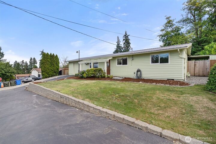Property Photo: 11833 SE 272nd Place WA 98030