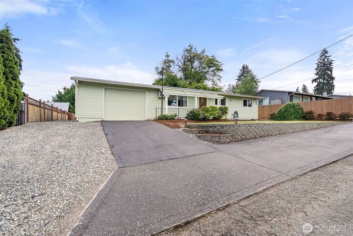 Property Photo:  11833 SE 272nd Place  WA 98030 