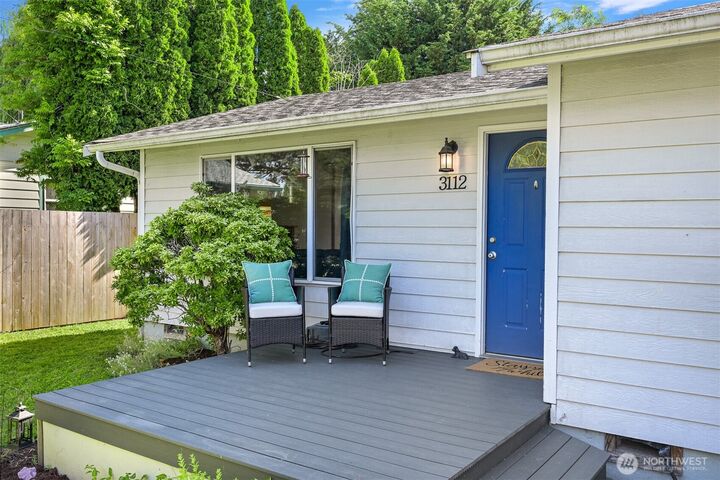 Property Photo:  3112  Greenwood Avenue  WA 98225 