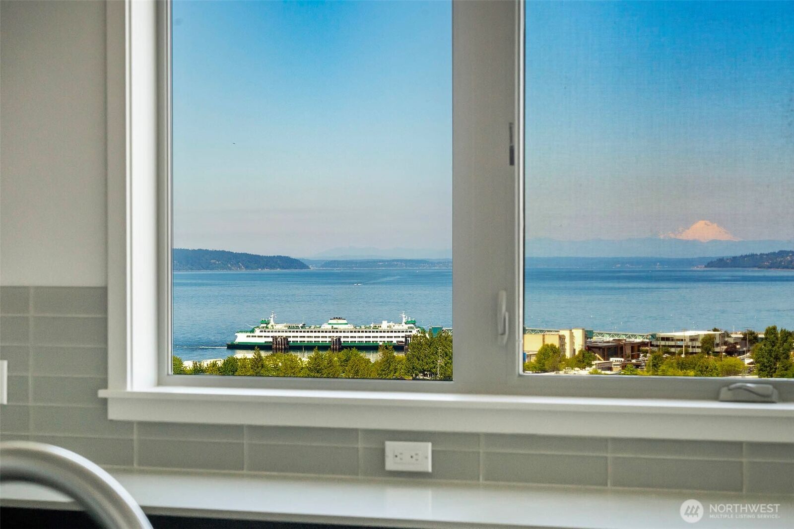 Property Photo: 50 Pine Street 401 WA 98020