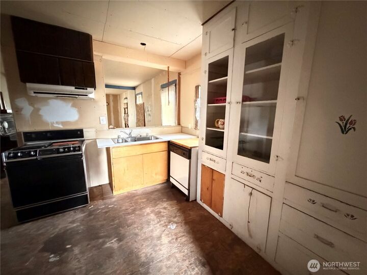 Property Photo:  1308  Juniper Street  WA 98844 