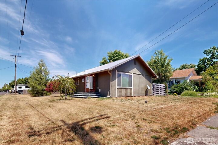 Property Photo: 1503 Ruth Street WA 99362