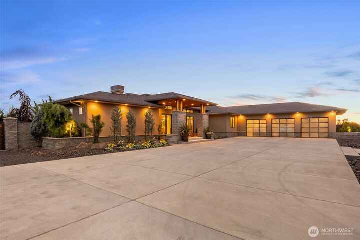 Property Photo: 6375 Rd 1.8 NE WA 98837