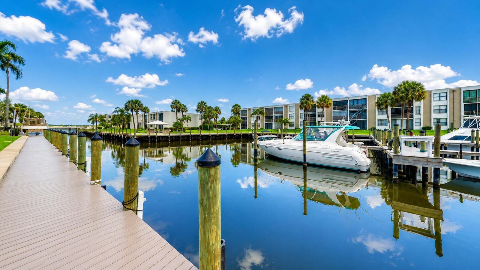 Property Photo: 1950 SW Palm City Road 10106 FL 34994