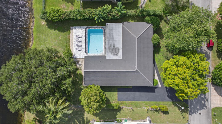 Property Photo: 2421 NW 114th Avenue FL 33065