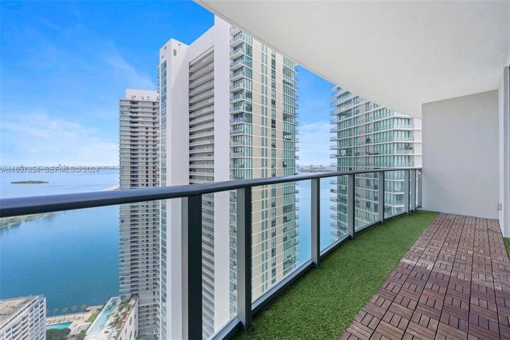 Property Photo:  501 NE 31st Street 3804  FL 33137 