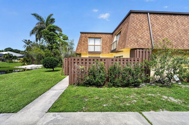 Property Photo:  110 N Delaware Boulevard 15D  FL 33458 