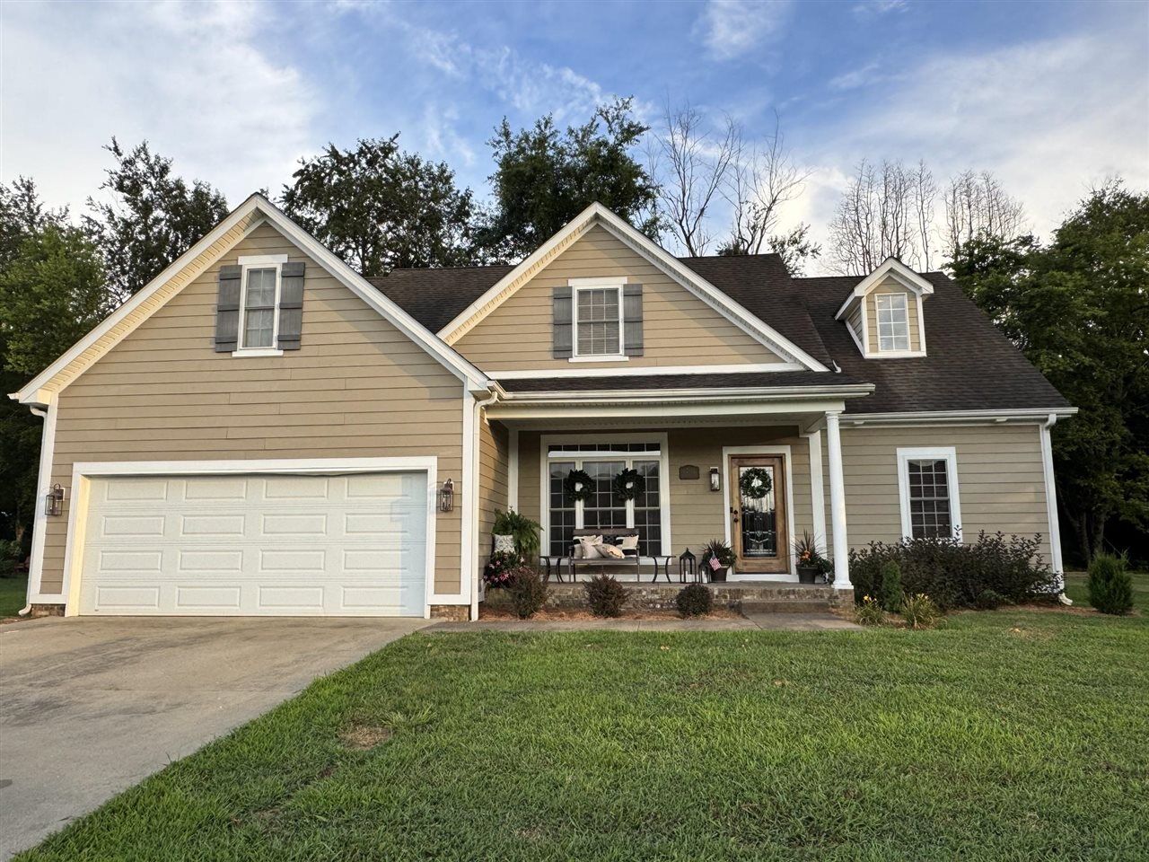 Property Photo:  211 Hayden Heady Circle  KY 42101 